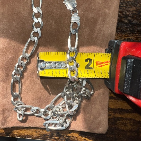 Heavy Silver 18” Figaro Chain - Picture 4 of 7